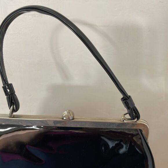 Vintage 1950’s -60’s Elegant Black Patent Leather Handbag. Unbranded - Picture 2 of 9
